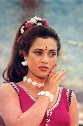 Singhasan (1986)