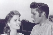 Люби меня нежно трейлер (1956)