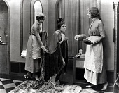 Мужское и женское трейлер (1919)