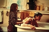 Девочка из переулка трейлер (1976)