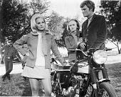 Банда в мини-юбках трейлер (1968)
