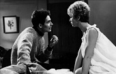 Из-за, из-за женщины трейлер (1962)