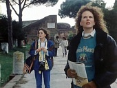 Австралиец в Риме трейлер (1987)