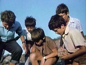 С детьми на море трейлер (1972)