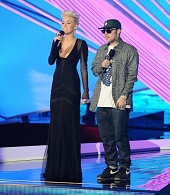 Церемония вручения премии MTV Video Music Awards 2012 трейлер (2012)