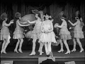 Поднять занавес трейлер (1919)