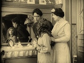 Бедная маленькая богатая девочка трейлер (1917)