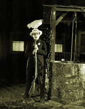 Бабушкин сынок трейлер (1922)