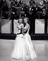 Две девушки и моряк трейлер (1944)