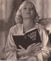 Леди с прошлым трейлер (1932)