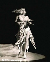 Кричащая женщина трейлер (1958)