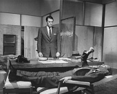 Человек в сером фланелевом костюме трейлер (1956)