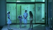 Амазонки в белых халатах трейлер (1995)