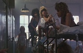 Девушки из исправительной колонии трейлер (1986)
