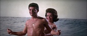 Мускулы на пляже трейлер (1964)
