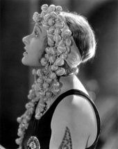 Девушка в горностае (1927)