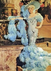 Первая красавица XIX века (1934)
